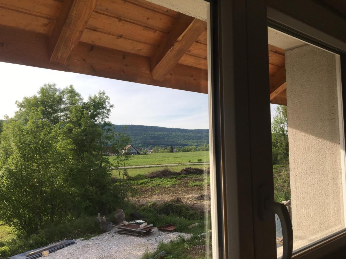 La Chambre Des Carrelets Montigny-sur-l'Ain Esterno foto