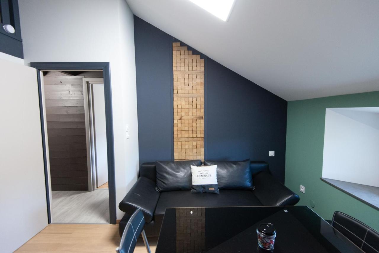 La Chambre Des Carrelets Montigny-sur-l'Ain Esterno foto